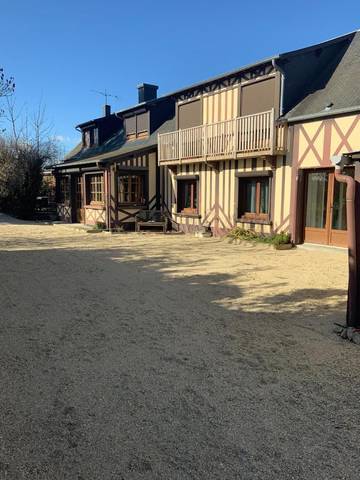 Gîte pour 12 personnes, avec jacuzzi et jardin, animaux acceptés à Sommervieu