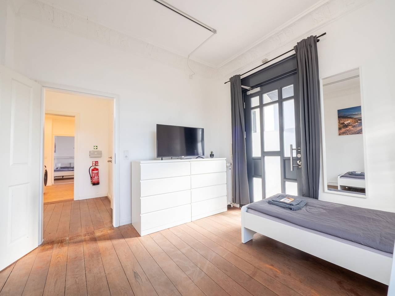 Ganze Ferienwohnung, Monteurwohnung in Villa - 8 Betten, Wlan, Tv, Einbauküche – Ahrensburg Zentrum, Nähe Hamburg - Agrp1201 in Ahrensburg, Kreis Stormarn