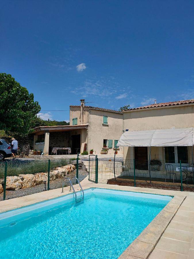 Location de vacances pour 8 personnes, avec piscine ainsi que terrasse et vue, animaux acceptés à Monoblet - 2