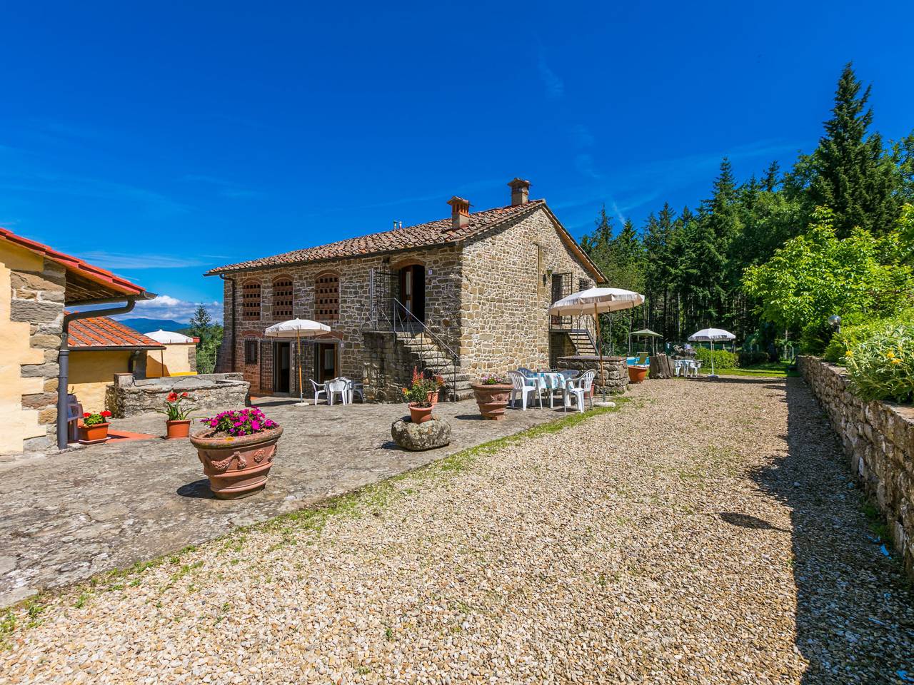 Entire apartment, Certina 4 in Pelago, Florence Province