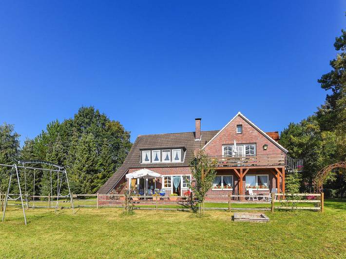 Ferienhaus für 8 Personen, mit Terrasse und Garten, kinderfreundlich in Dunum - 2