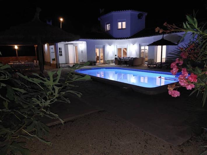 Villa pour 8 personnes, avec piscine ainsi que vue et jardin, adapté aux familles à Calafat - 2