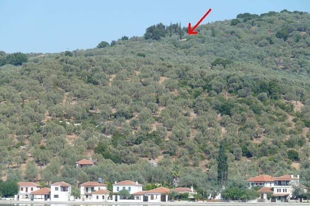 Traumhaftes Natursteinhaus mit 180°-Meerblick, Pool und herrlichem Garten in Pilion