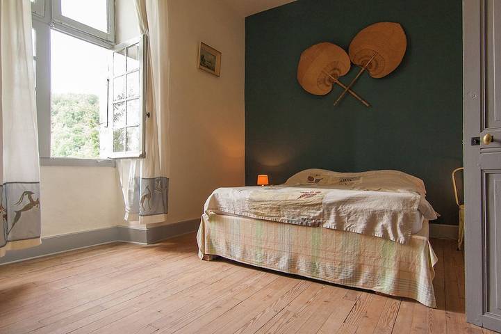 Location de vacances pour 11 personnes, avec jardin et terrasse dans Cénevières - 4