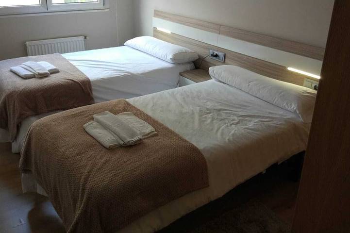 Entire apartment, Luxury apartment in Avda Rosalía de Castro (Centro) Wifi in Santiago de Compostela, La Coruña Province