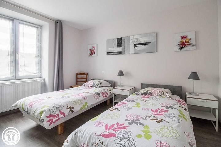Location de vacances pour 4 personnes, avec jardin à Olby - 3