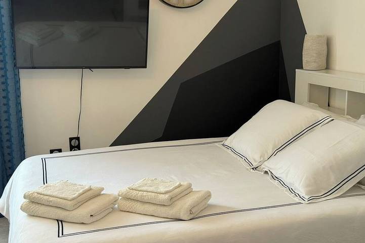 Location de vacances pour 6 personnes, avec jardin et jacuzzi dans Calanque de Cap Rousset - 3