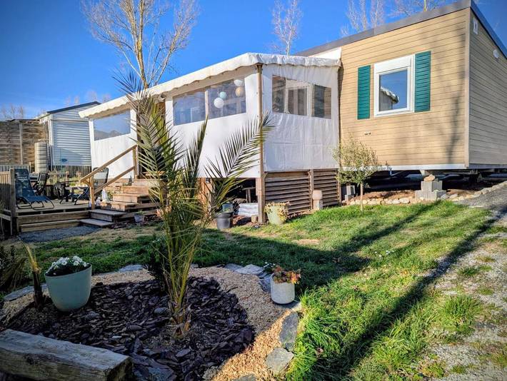 Location de vacances pour 8 personnes, avec piscine ainsi que jardin et vue à Saint-Papoul