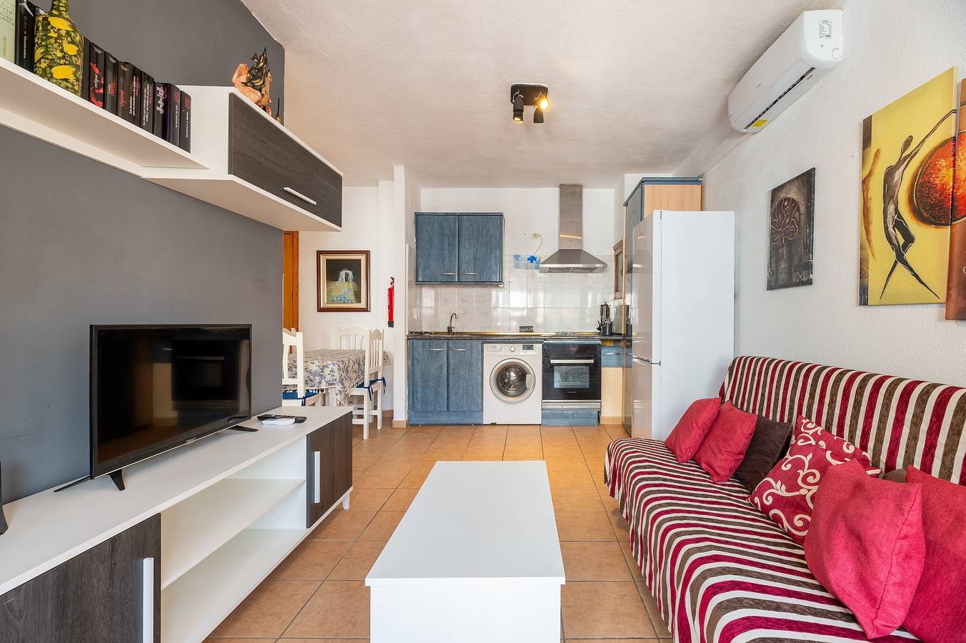 Ganze Wohnung, Ferienwohnung 'Trilo 24' mit Wlan und Klimaanlage in Es Pujols, Formentera