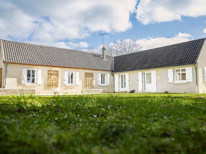 Gîte pour 6 personnes, avec jardin ainsi que terrasse et jacuzzi dans Allier - 2