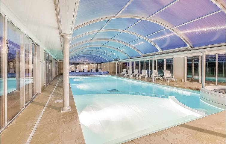 Appartement confortable avec piscine près de la Plage du Portzic in Morgat, Crozon