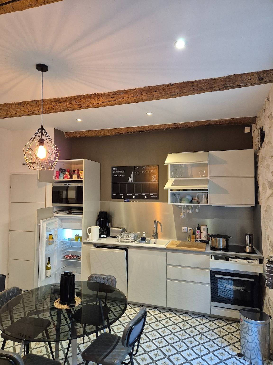 Charming 3★ Holiday Home — Historic Heart of Béziers, Peaceful Courtyard, Secret in Béziers, Côte d'Améthyste