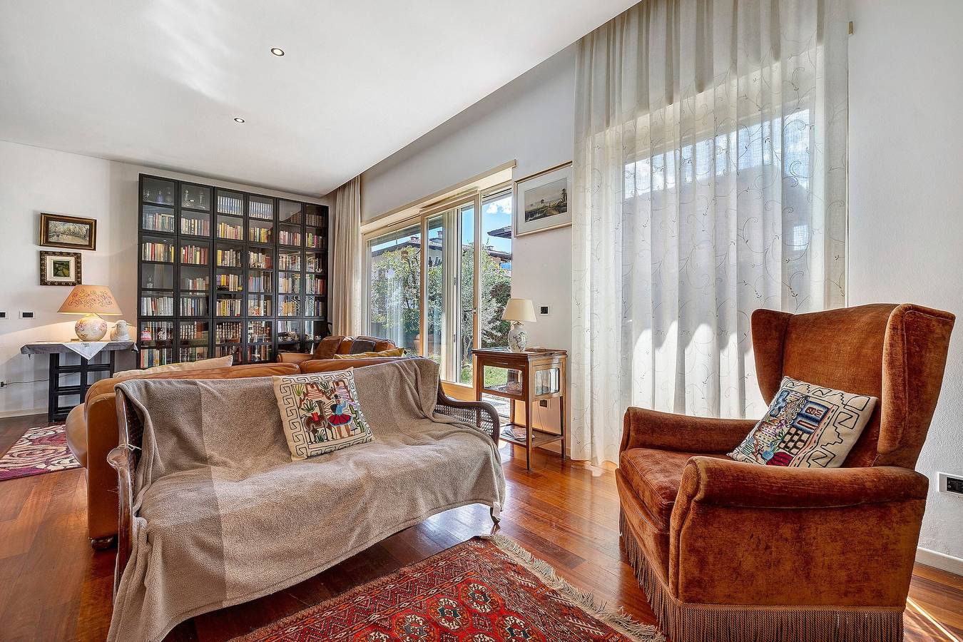 Villa Ottaviano: elegante villa con giardino privato e relax a due passi dal Lago di Garda in Arco, Prealpi Gardesane