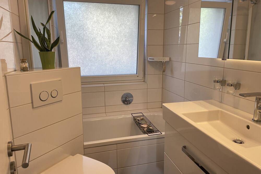 Ganze Wohnung, Erlachoase: Urlaub am Wald – Terrasse, Waldspaziergänge & Yoga in Leinfelden-Echterdingen, Landkreis Esslingen