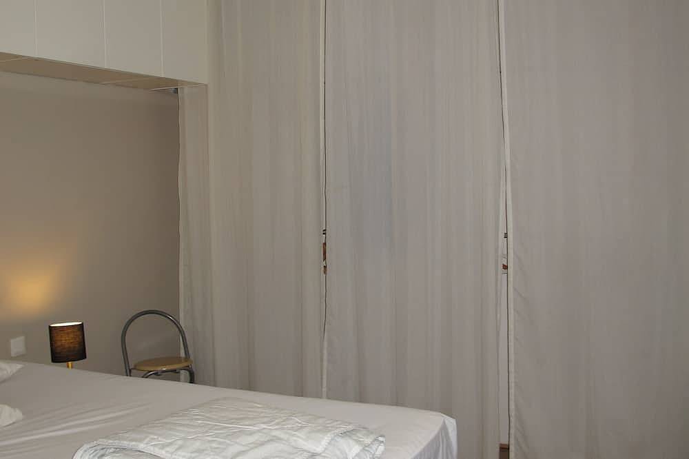 Appartement entier, Charmant duplex 8 voyageurs, 2 chambres, pierre, bois, calme in Tourbes, Côte méditerranéenne (France)