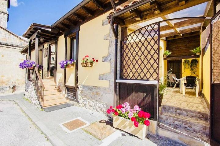 Casa rural para 4 personas, con Balcón además de Terraza y Vistas en Pinares (Soria)