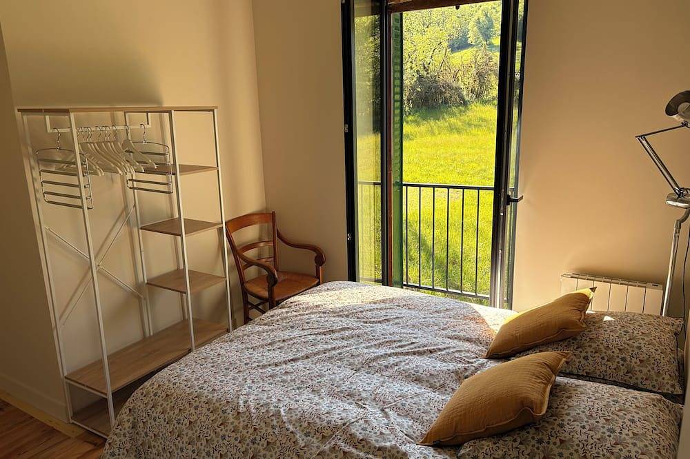 Charming country house in the heart of nature, close to Lake Nantua. in Matafelon-Granges, Nantua