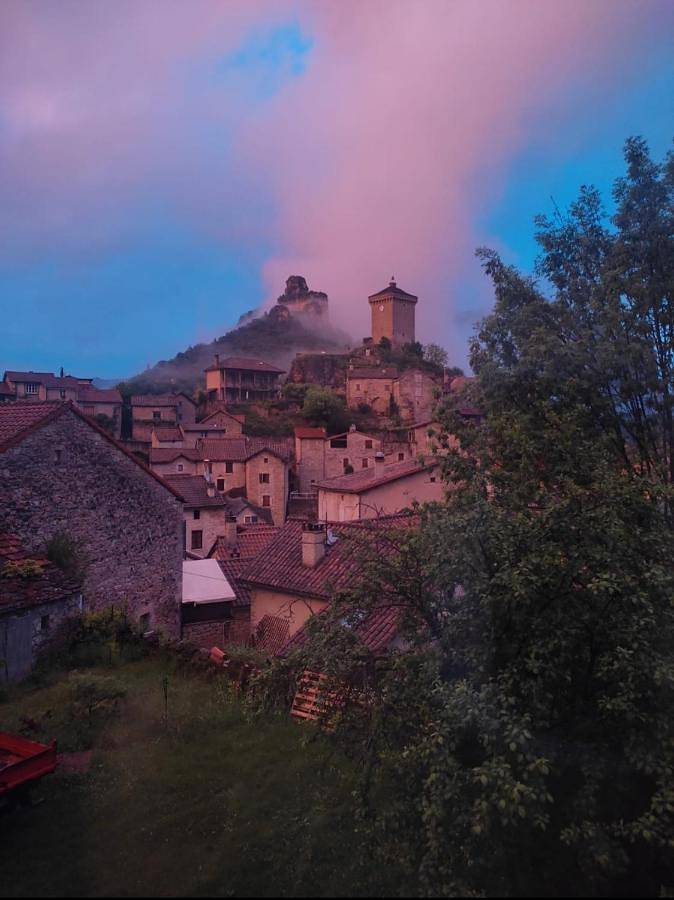 Location de vacances pour 4 personnes, avec vue et terrasse, animaux acceptés à Peyreleau - 4