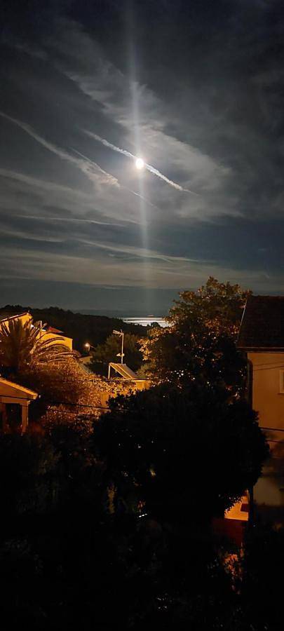 Ferienwohnung für 4 Personen, mit Terrasse und Ausblick, mit Haustier in Premantura