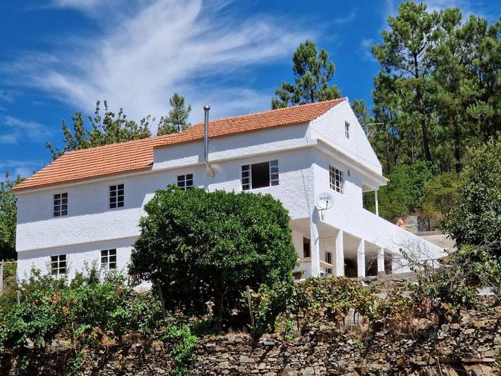 Casa de férias para 8 pessoas, com vista e jardim em Sertã