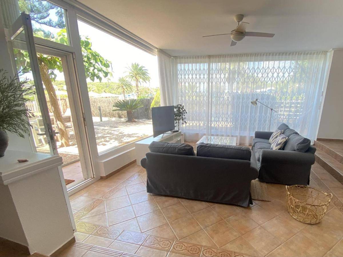 Four-Bedroom Deluxe Home - Oceanfront in Platja de la Mora (Tarragona), Tarragona