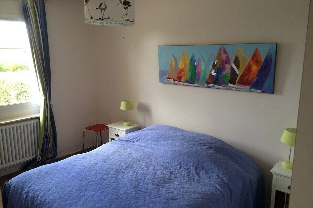 Apartamento entero, Acogedor apartamento, muy tranquilo con magníficas vistas al mar y ubicado a 100 metros de las playas. in Saint-Briac-sur-Mer, Región de Saint-Malo