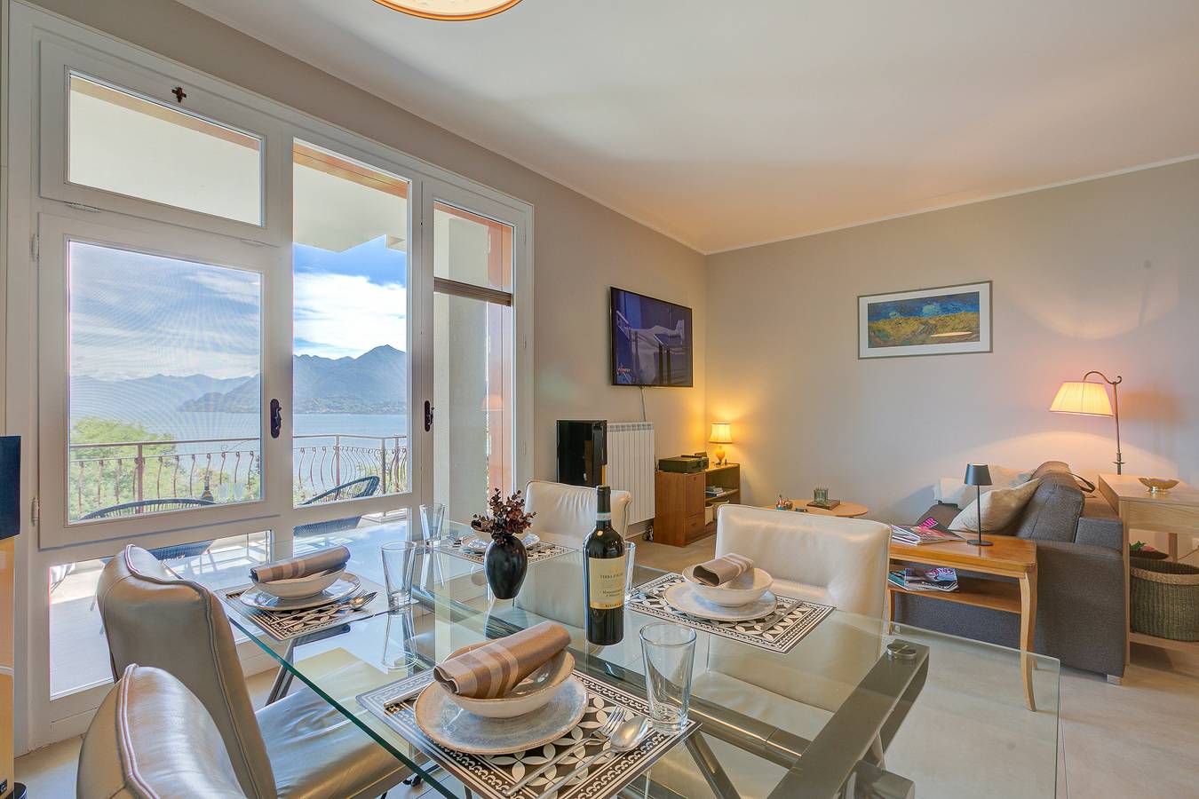 Apartamento entero, Retiro junto al lago con piscina y terraza, WiFi, aparcamiento in Stresa, Comune di Stresa