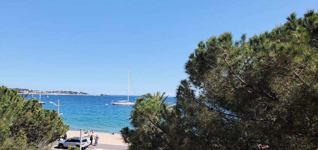 Gîte pour 4 personnes, avec balcon dans Plage Republique Frejus