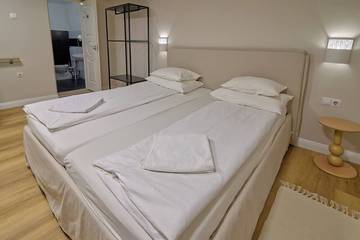 Apartment for 4 People in Budapest, Central Hungary, Photo 3