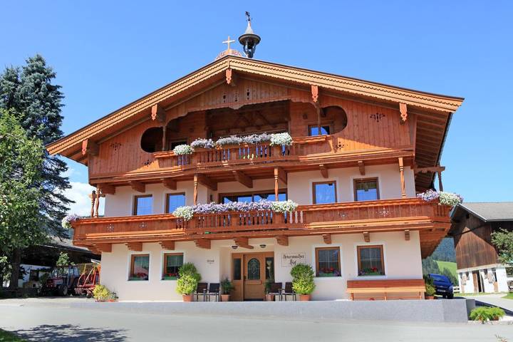 Bauernhof für 11 Personen, mit Balkon in Itter