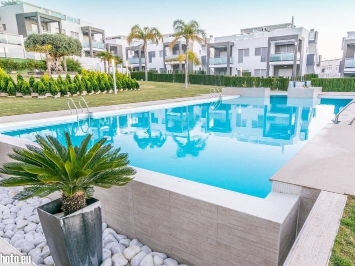 Casa para 6 personas, con jardín y piscina en Torrevieja