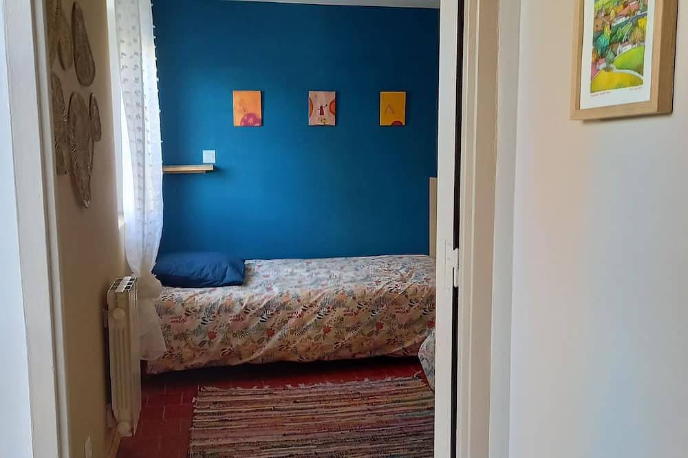 Small town house in Loches, Loches region