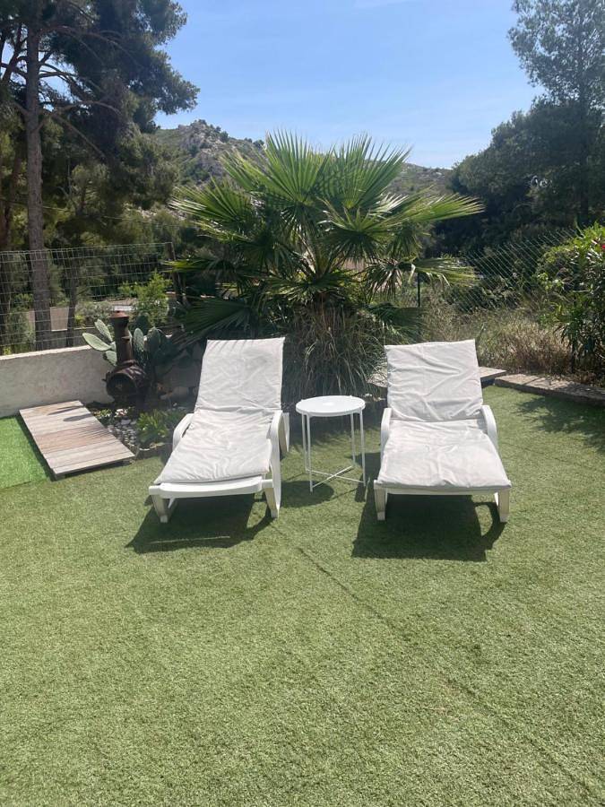 Chambre d’hôte pour 2 personnes, avec piscine ainsi que vue et terrasse à Le Rove - 4