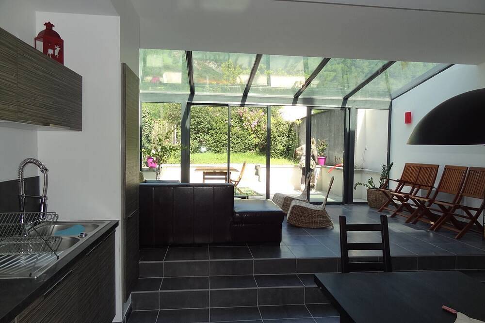 Maison de village neuve 6 - 10 personnes a Laruns,  au pied de Gourette in Laruns, Béarn
