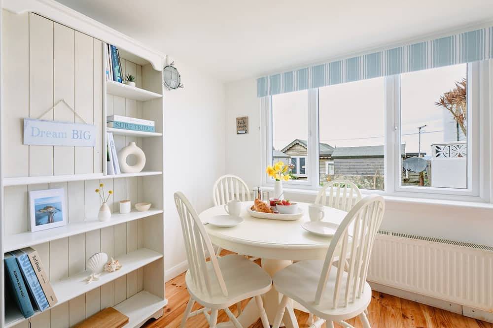 Sea Dream Chalet Gwithian in Gwithian, Cornwall