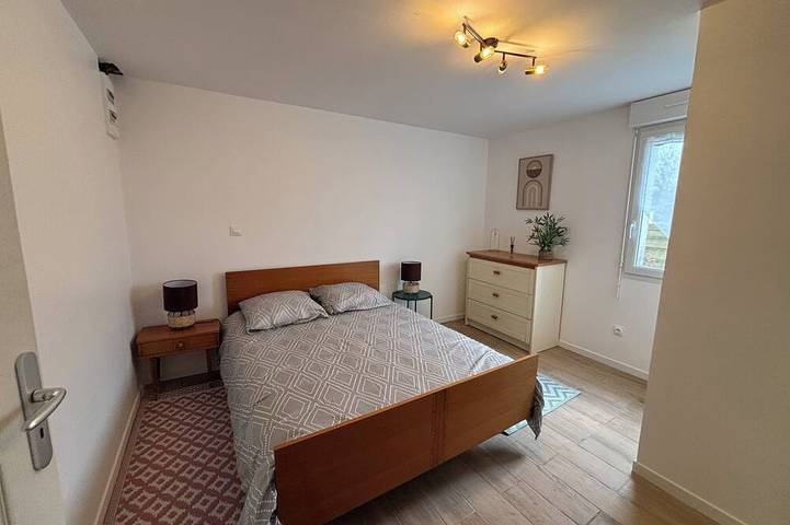 Entire apartment, City center apartment with garden, near the sea in Quimperlé, Quimper region
