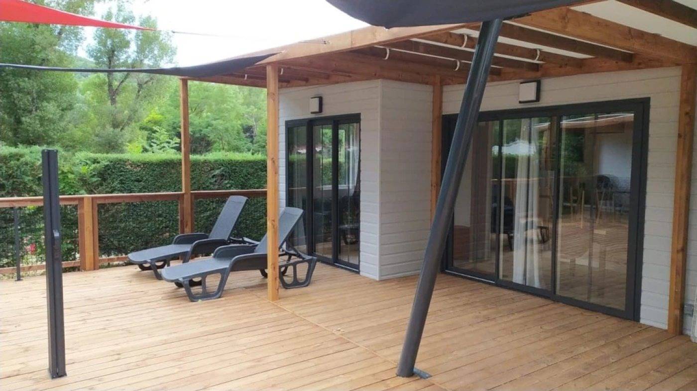 Zecamping 3 étoiles animé parc aquatique locatif Tv Lv clim 140m2 in Saint-Maime, Parc naturel régional du Luberon