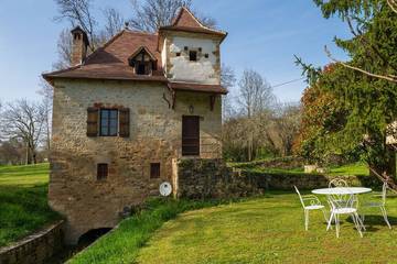 Gîte pour 4 personnes, avec jardin à Fons