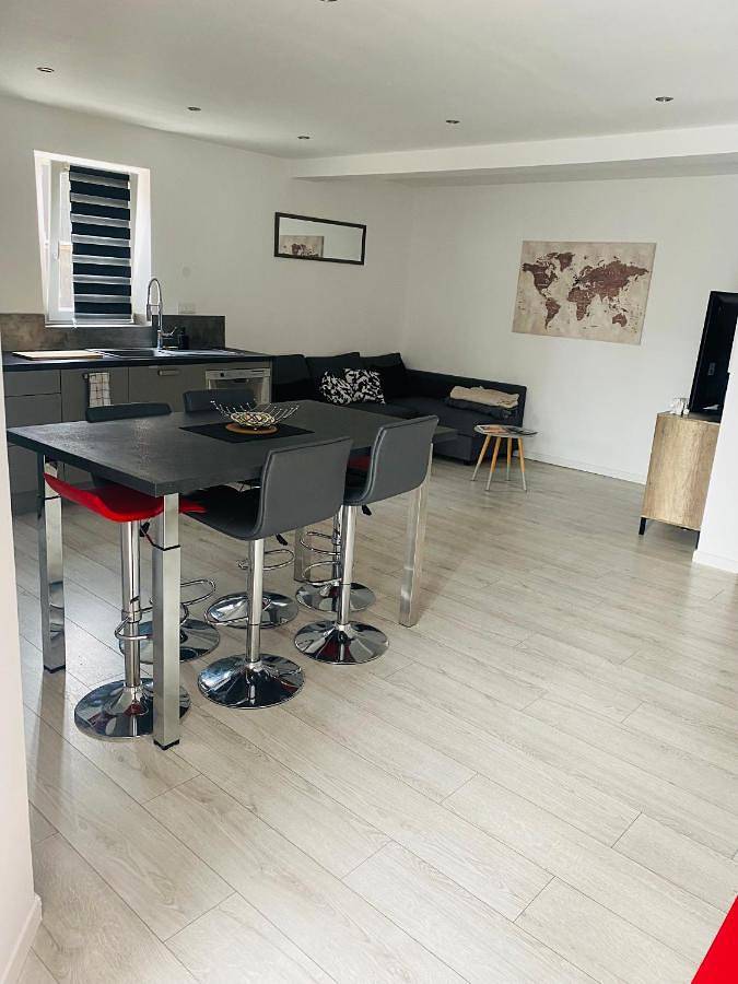 Gîte pour 6 personnes, avec terrasse à Hilsenheim