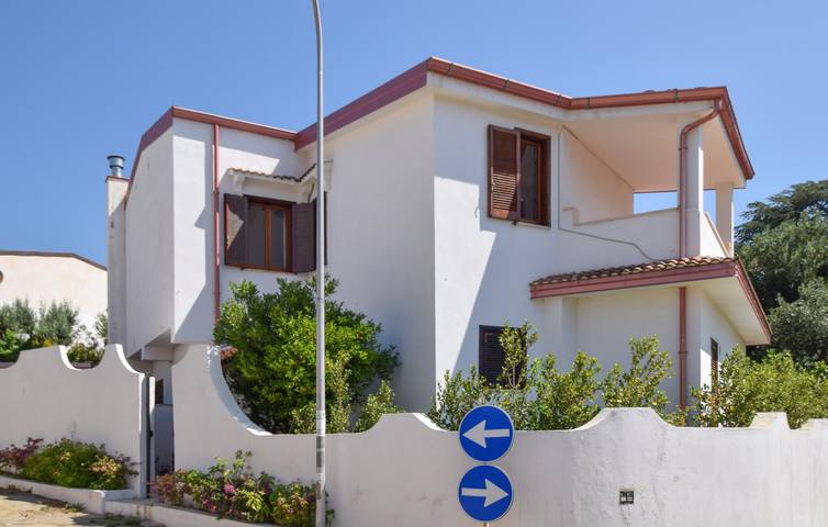 Appartement confortable au bord de la mer avec jardin et parking in Stalettì, Province de Catanzaro