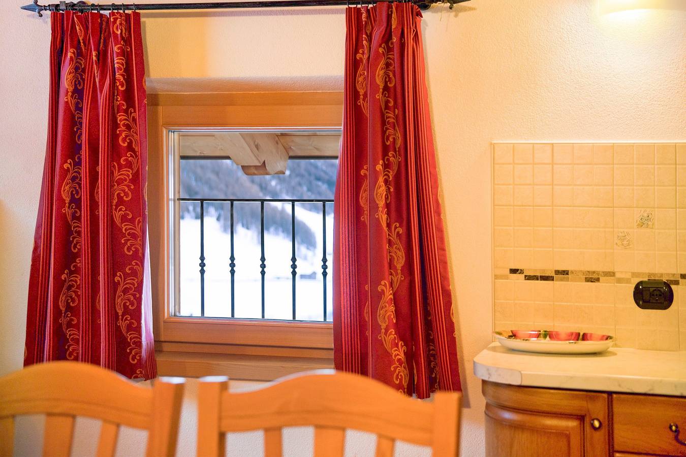 Hel lejlighed, Apartment 'Rosso Al bait da Giulio' with Mountain View in Livigno (Town), Livigno