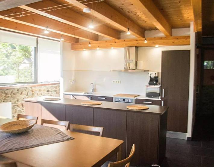 Chalet para 14 personas, con jacuzzi y balcón, Familias con niños en Pirineo Catalan - 3