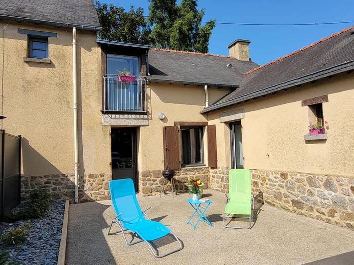 Gîte pour 6 personnes, avec jardin à Saint-Pern