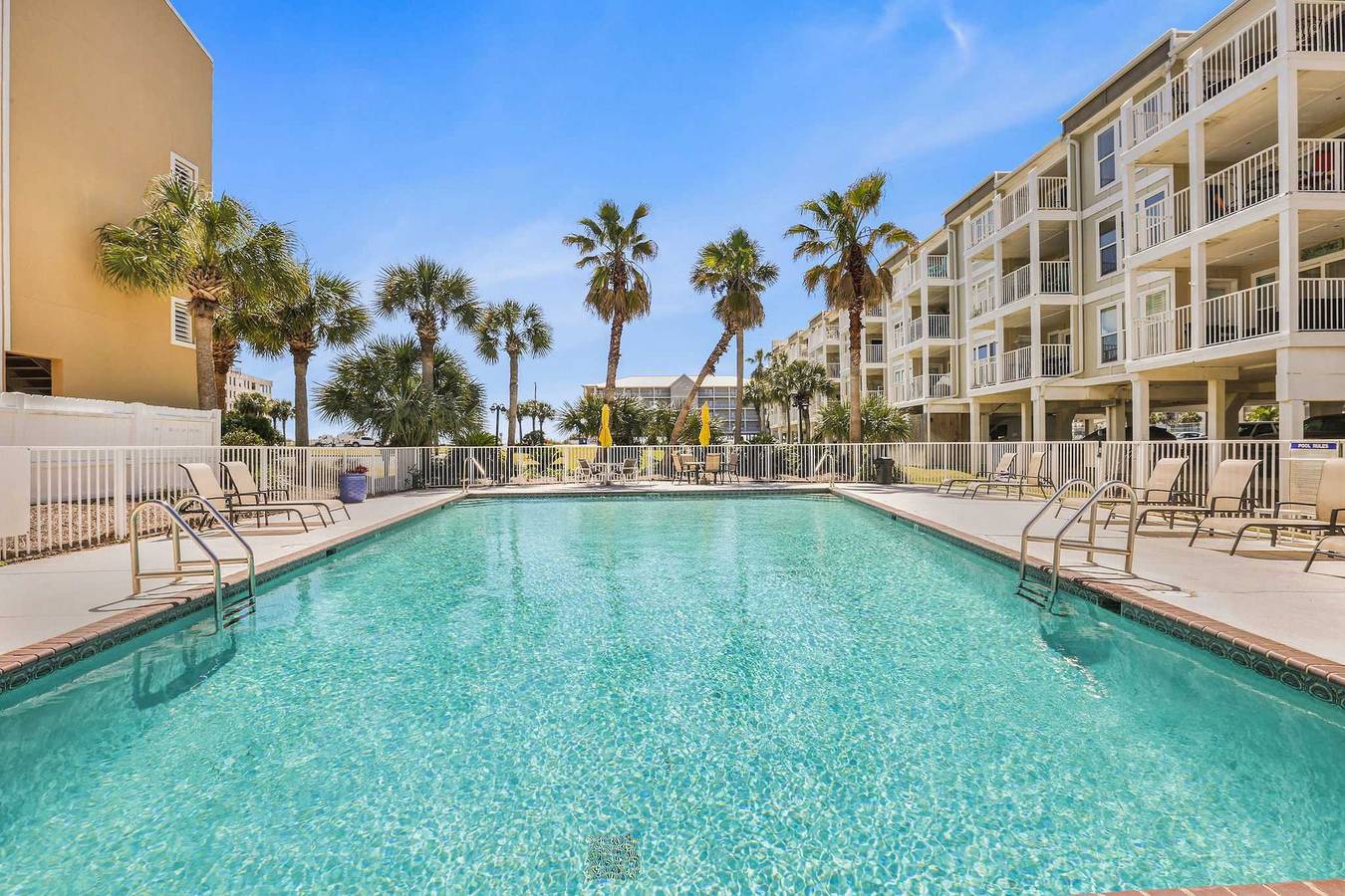 Ganze Wohnung, Portside 304 Deeded boat slip w Lift water view in Orange Beach, Baldwin County