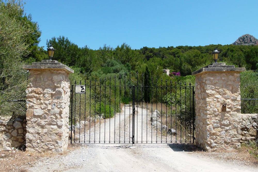 Naturstein-Finca In Strand Nähe Mit Pool Am Naturschutzgebiet 7000 Qm Grundstück in Cala Mesquida, Capdepera