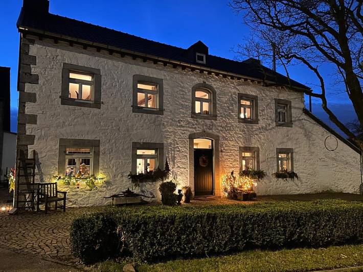 Ferienwohnung für 3 Personen, mit Ausblick und Garten, kinderfreundlich in Aachen