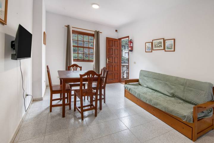 Entire apartment, Apartment 'Apartamento E' with Sea Views, Private Terrace and Wi-Fi in Barlovento, La Palma North