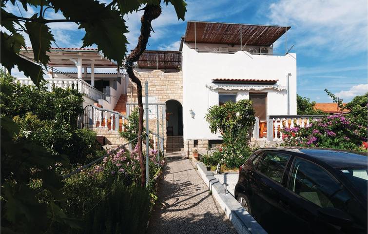 Ferienwohnung für 2 Personen, mit Terrasse in Pakostane - 2