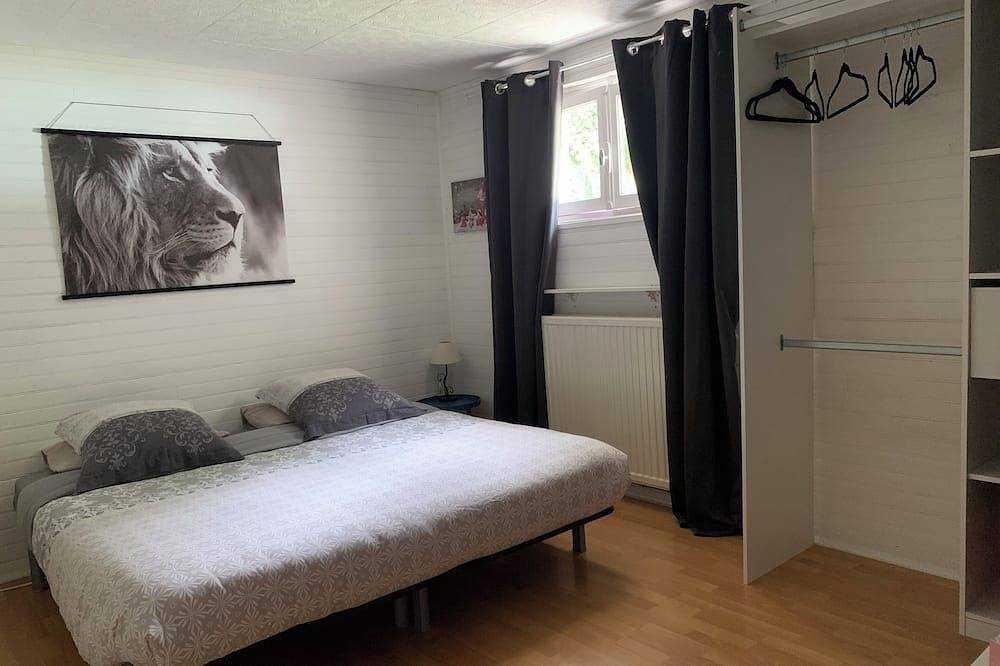 Two bedrooms with private bathroom.  in Planfoy, Regionaler Naturpark Pilat