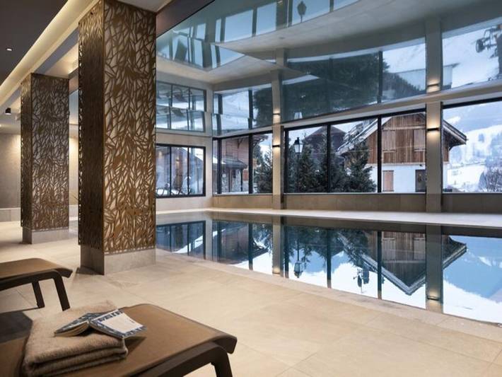 Chalet pour 6 personnes, avec piscine ainsi que sauna et balcon, adapté aux familles à Les Contamines-Montjoie - 2